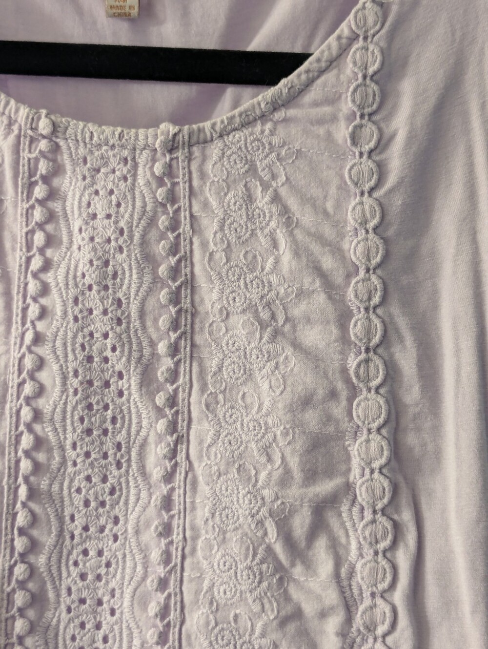 Sleeveless Lilac Blouse - Picture 2 of 6